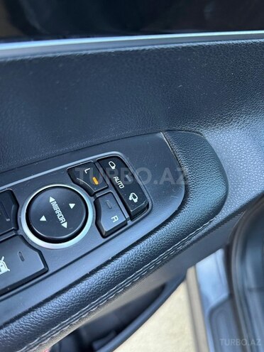 Kia Sorento-13