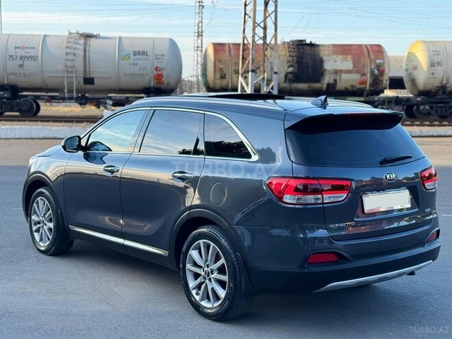 Kia Sorento-11