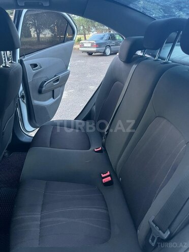 Chevrolet Aveo-11