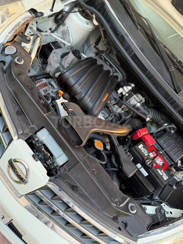 Nissan Tiida-9