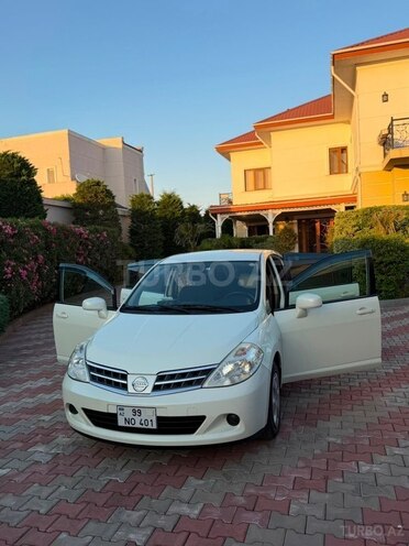 Nissan Tiida-2