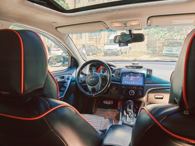 Kia Cerato-8