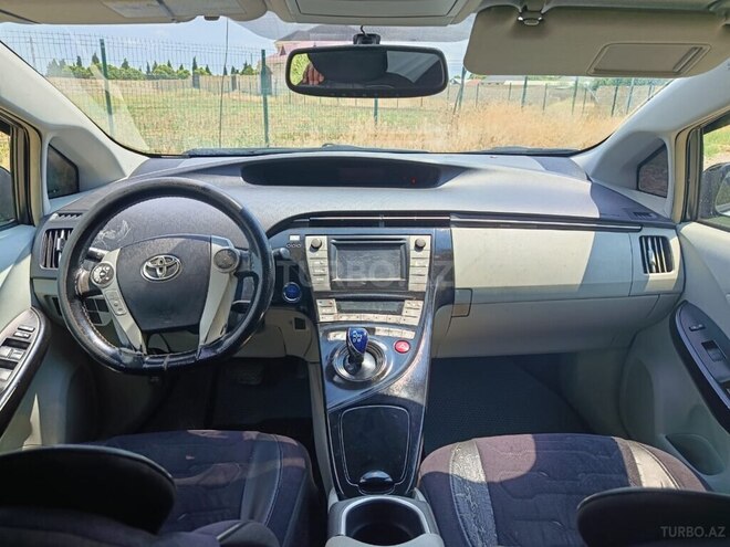 Toyota Prius-3