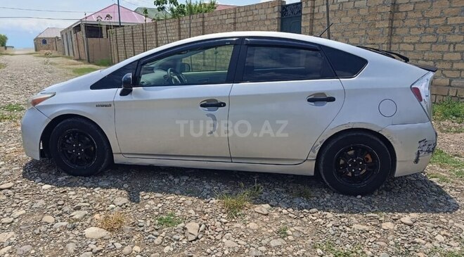 Toyota Prius-4