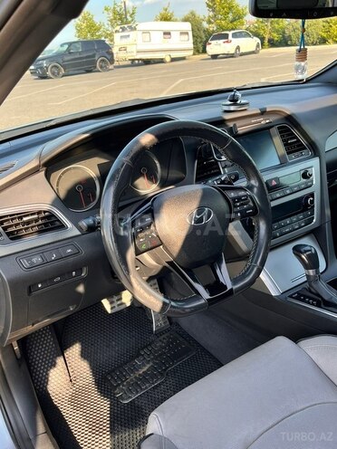 Hyundai Sonata-9