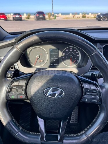 Hyundai Sonata-12