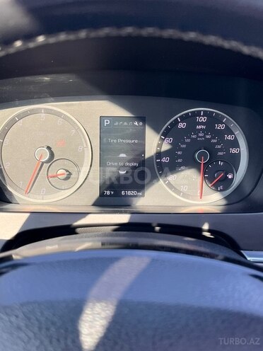 Hyundai Sonata-11