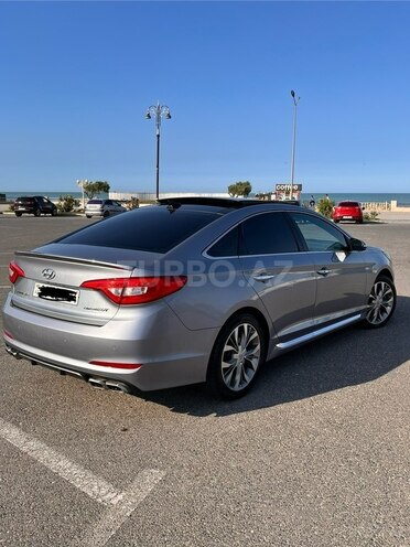 Hyundai Sonata-5
