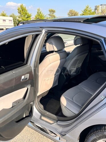 Hyundai Sonata-18