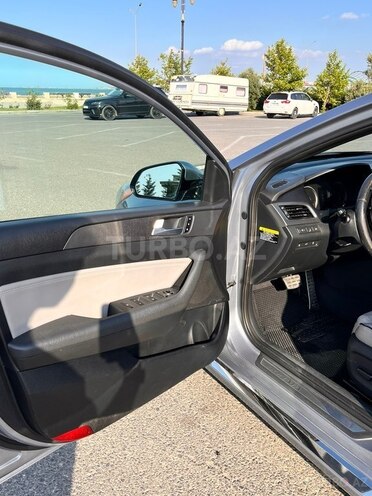 Hyundai Sonata-13