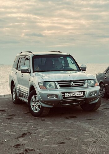 Mitsubishi Pajero-2