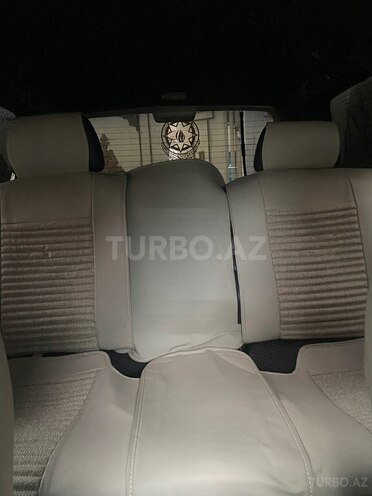 Mitsubishi Pajero-9
