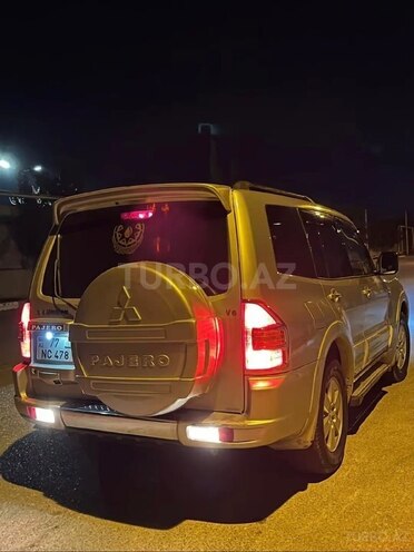 Mitsubishi Pajero-3
