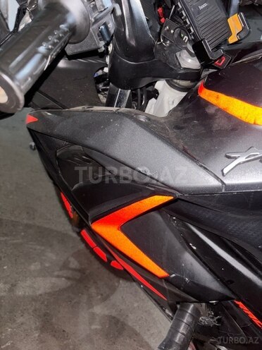 Bajaj Pulsar RS 200-10