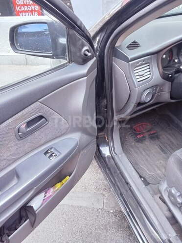 Kia Rio-5