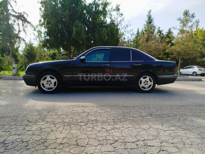 Mercedes E 270-2
