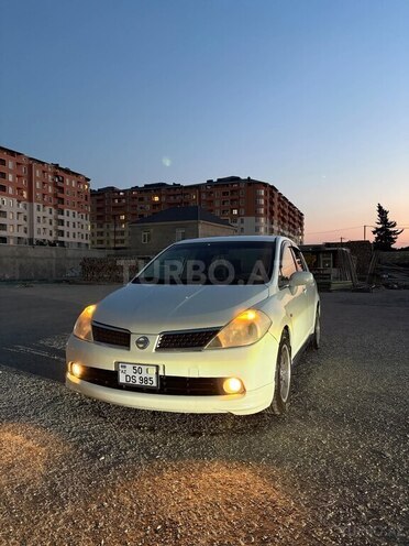 Nissan Tiida-1