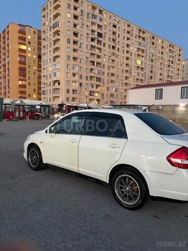 Nissan Tiida-3
