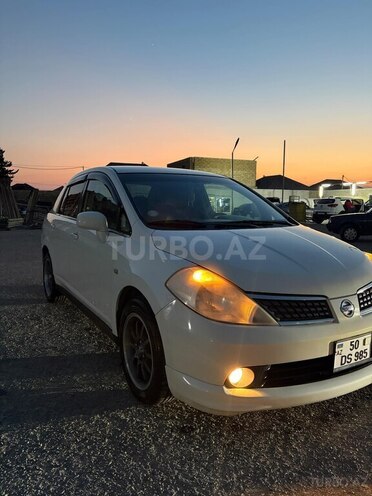 Nissan Tiida-4