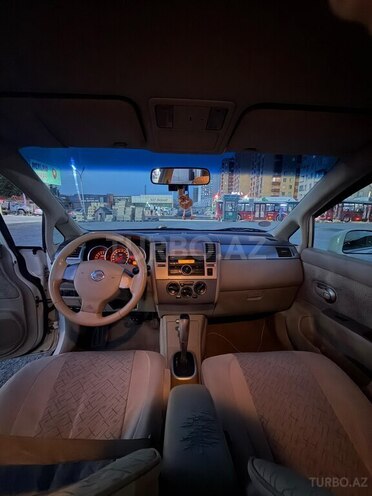 Nissan Tiida-7