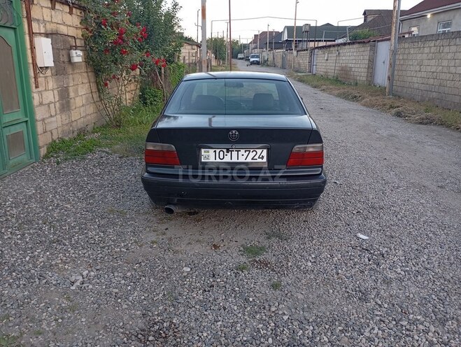 BMW 318-4