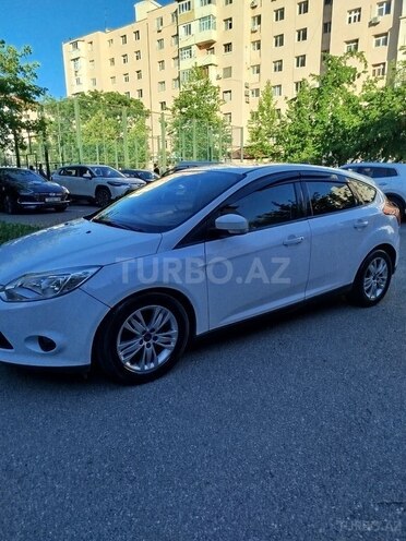 Ford Focus-13