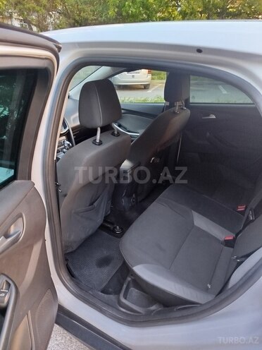 Ford Focus-7