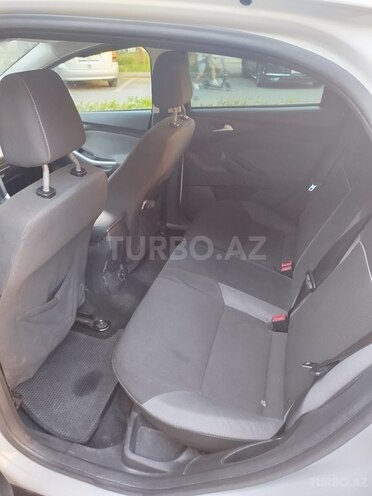 Ford Focus-8