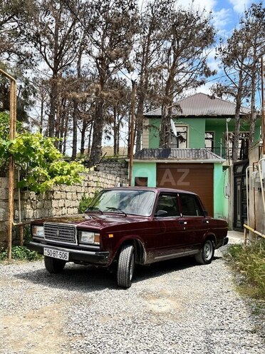 LADA (VAZ) 2107-1