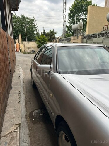 Mercedes E 230-6