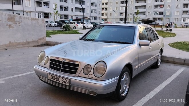 Mercedes E 230-13