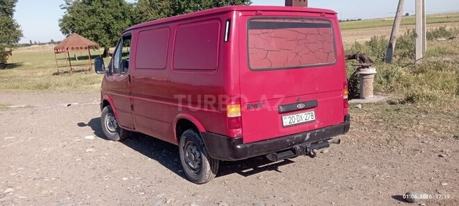 Ford Transit-6