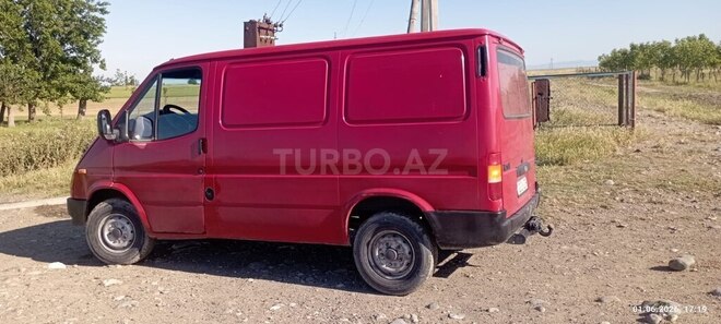 Ford Transit-3