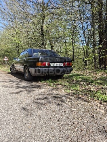 Mercedes 190-4