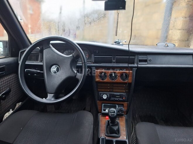 Mercedes 190-5