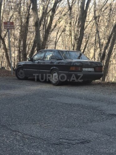 Mercedes 190-9