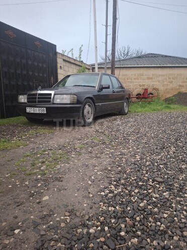 Mercedes 190-12