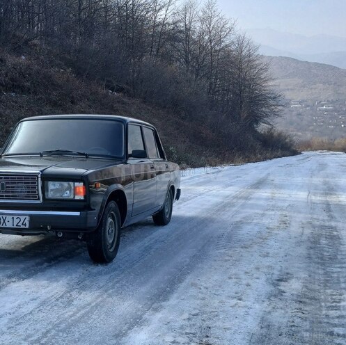 LADA (VAZ) 2107-2