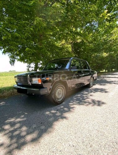 LADA (VAZ) 2107-1