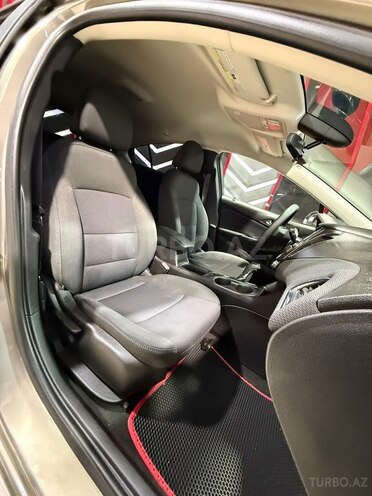 Chevrolet Cruze-13