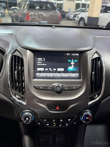 Chevrolet Cruze-19