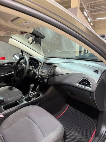 Chevrolet Cruze-14