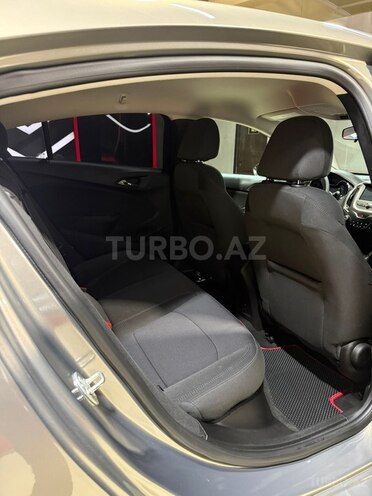 Chevrolet Cruze-18