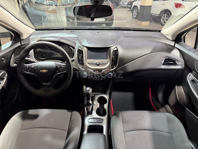 Chevrolet Cruze-16