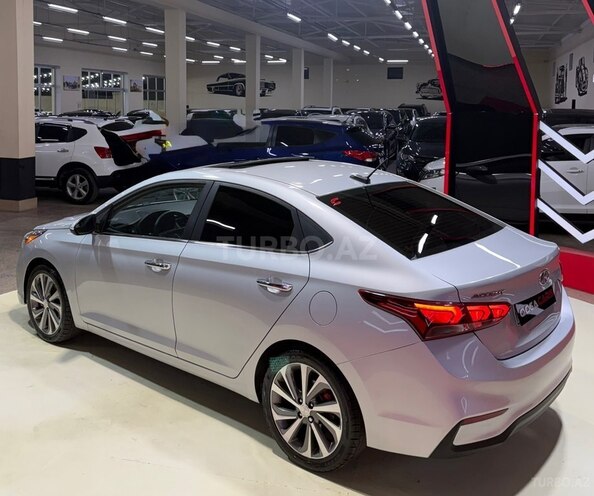Hyundai Accent-8