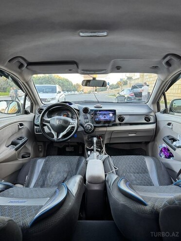 Honda Insight-3