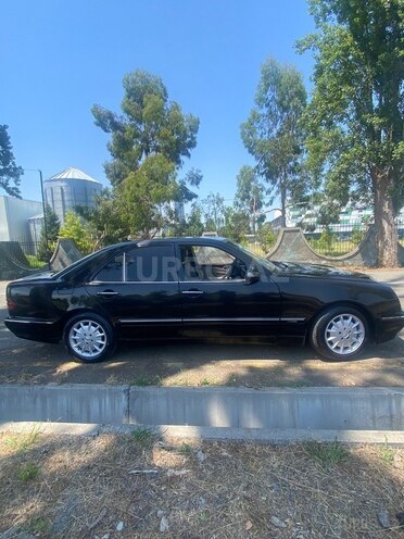 Mercedes E 220-4