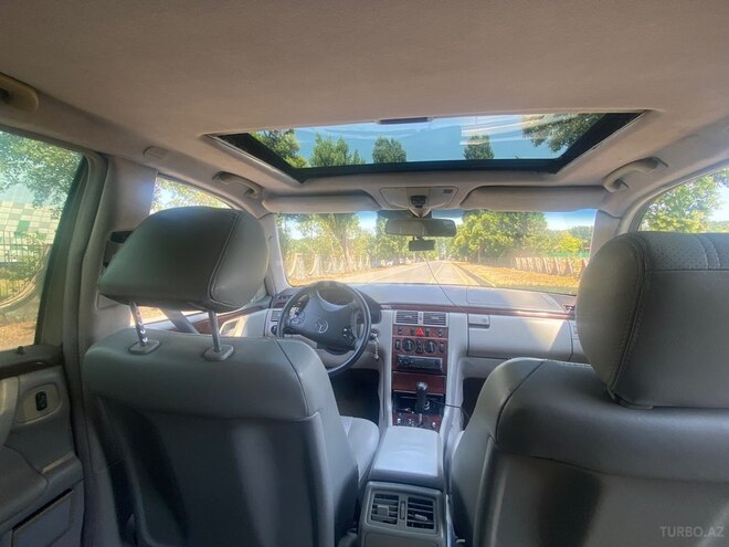 Mercedes E 220-5