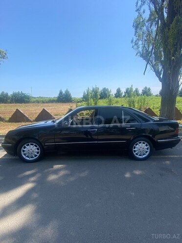 Mercedes E 220-3