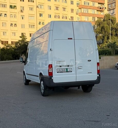 Ford Transit-4